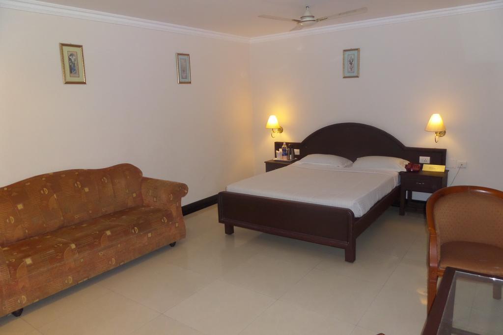 Hotel Elegance Kāladi Zimmer foto