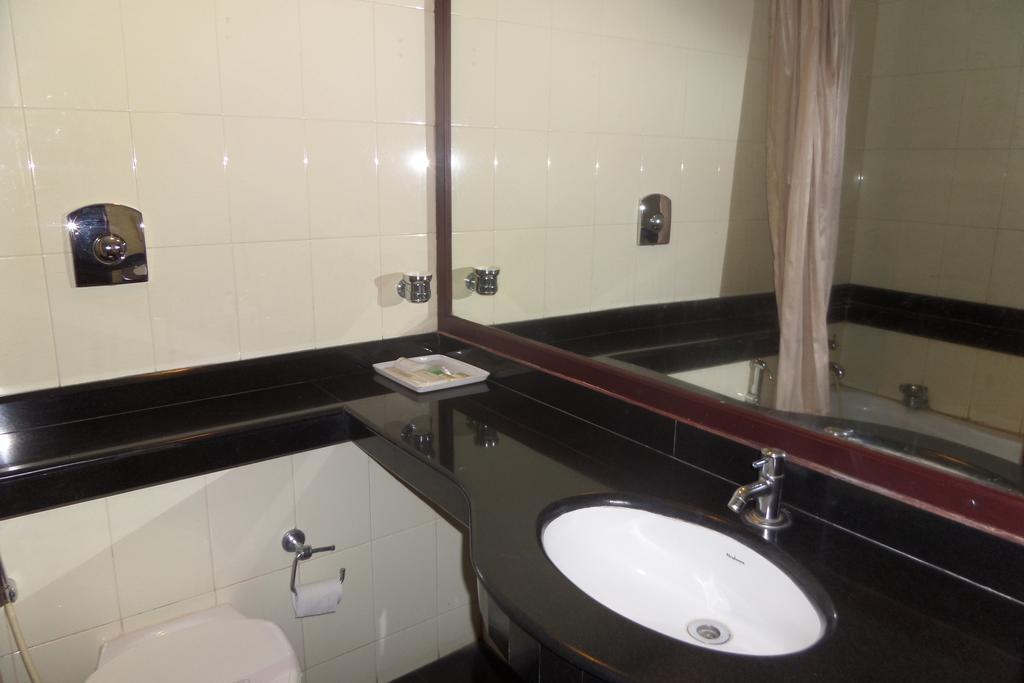 Hotel Elegance Kāladi Zimmer foto