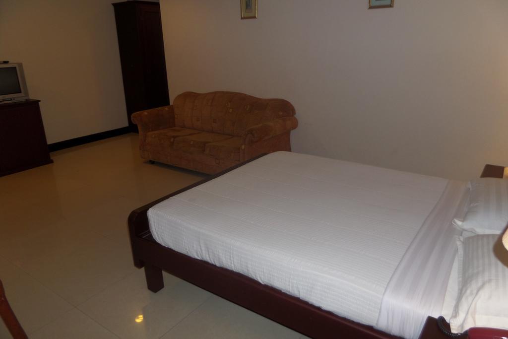 Hotel Elegance Kāladi Zimmer foto